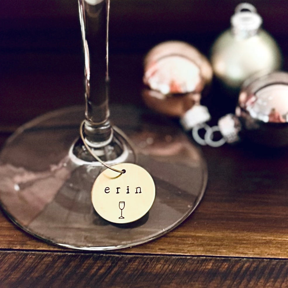 Custom Wine Glass Charms with Guest Names – Kara's Vineyard Wedding