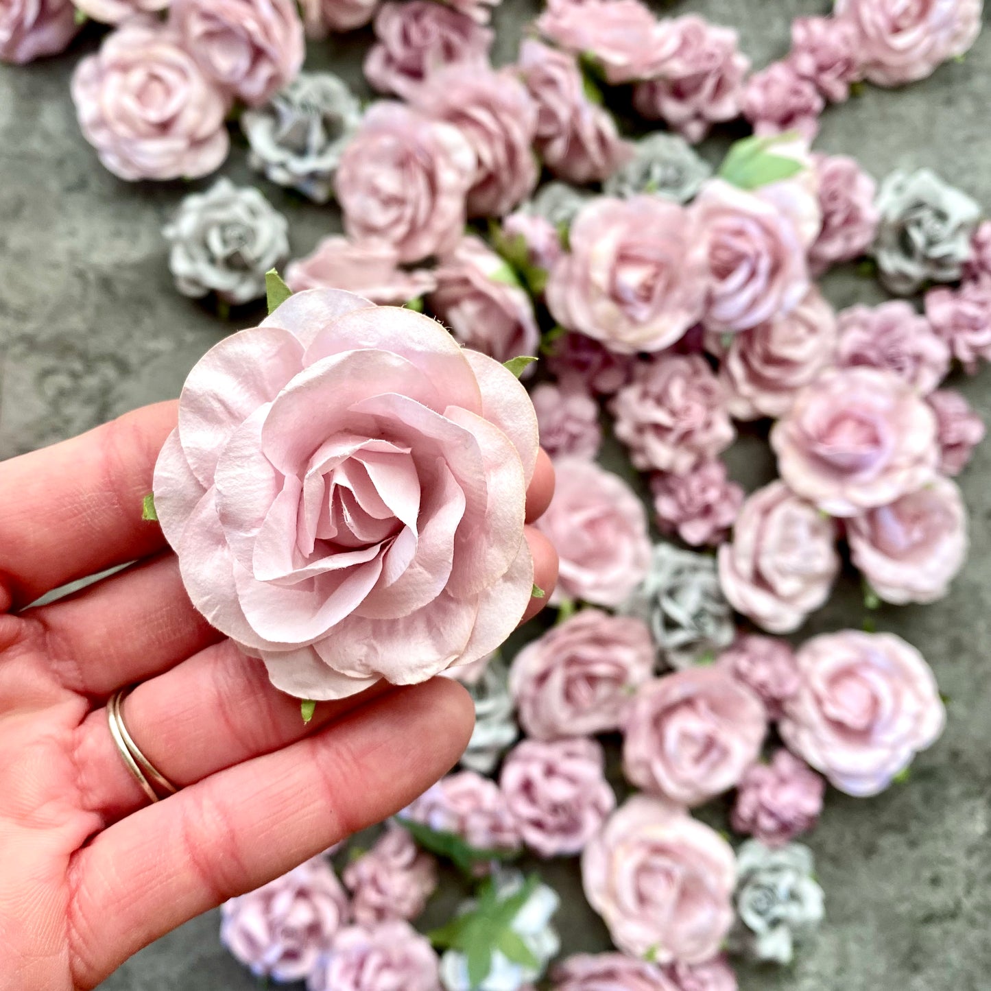 Wedding Flower Craft Kit | 100 Light Purple + Silver Paper Flowers